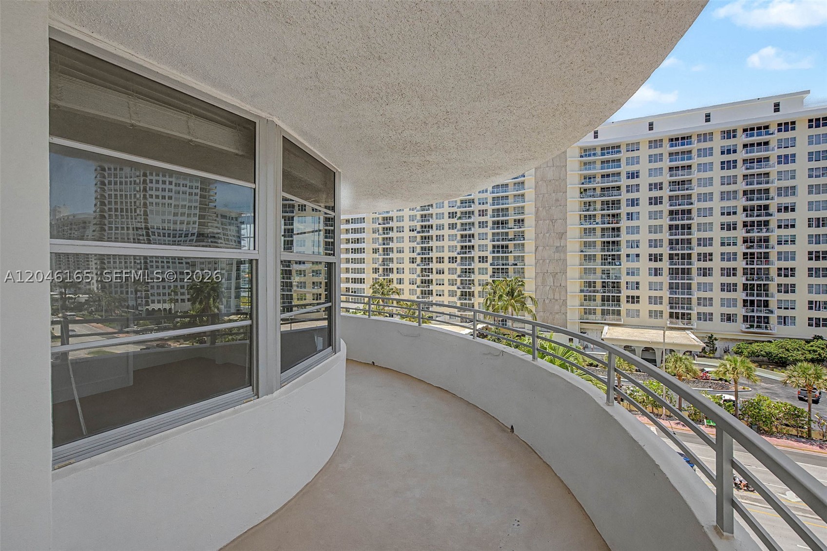 5555 Collins Ave 7b Property Photo 20