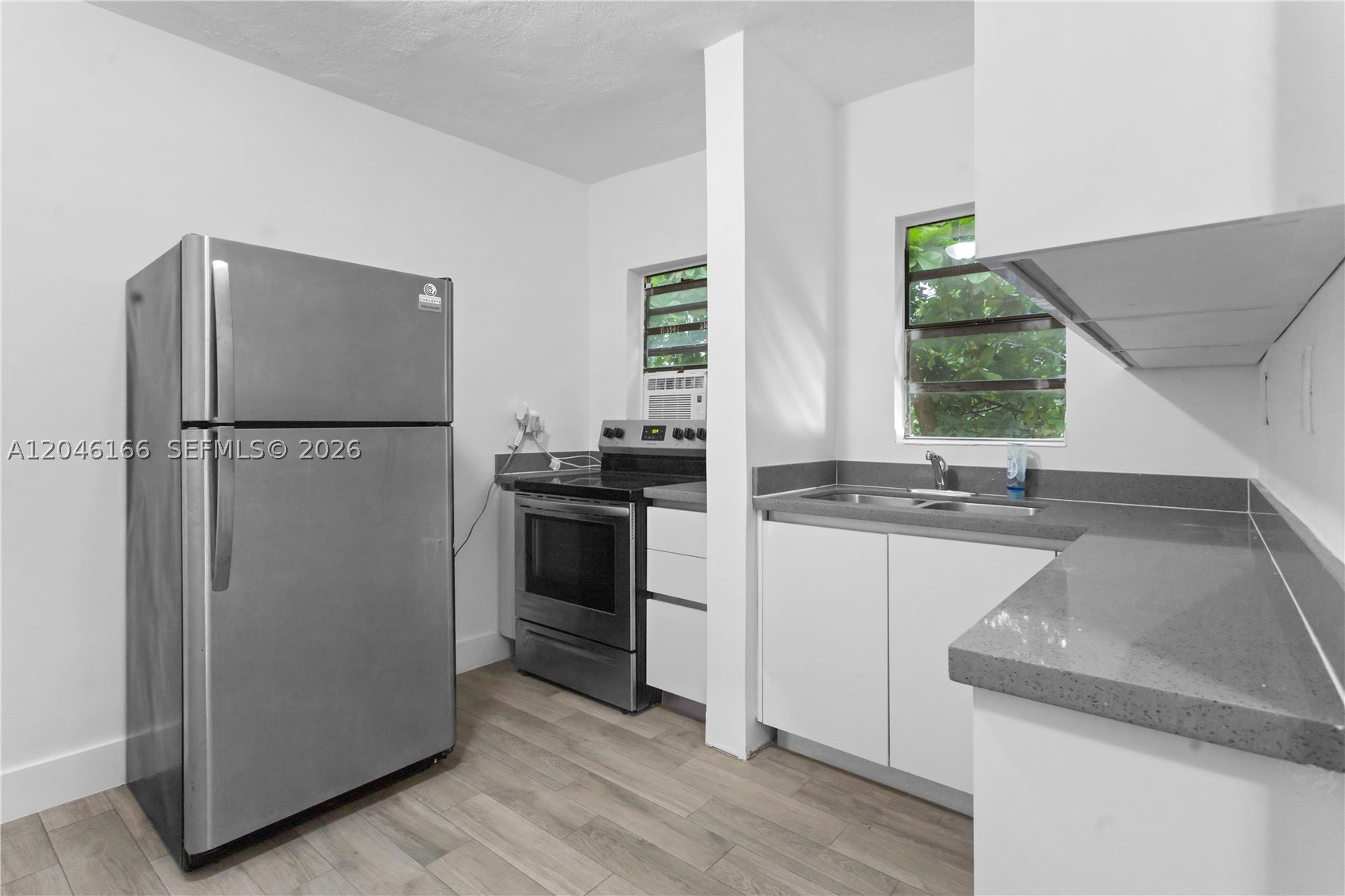 27 NE 60th Ter 2 Property Photo 1