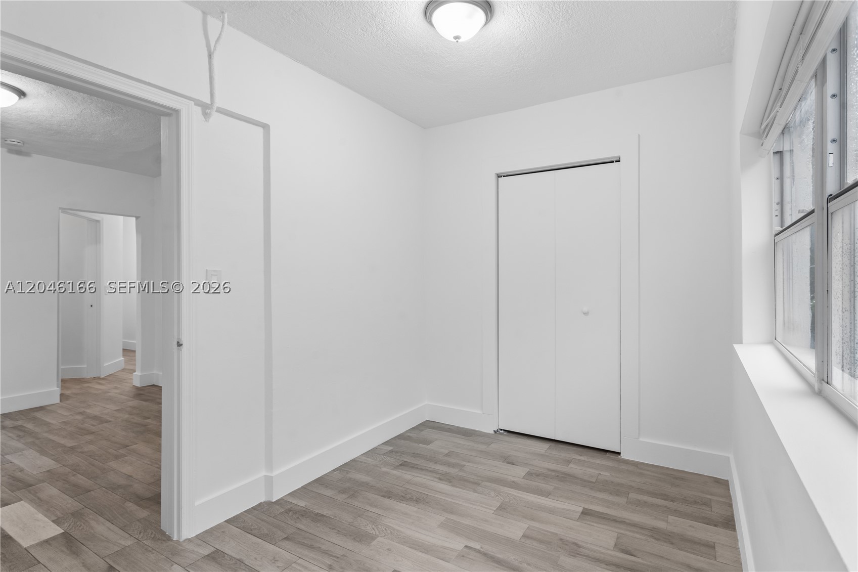 27 Ne 60th Ter 2 Property Photo 3