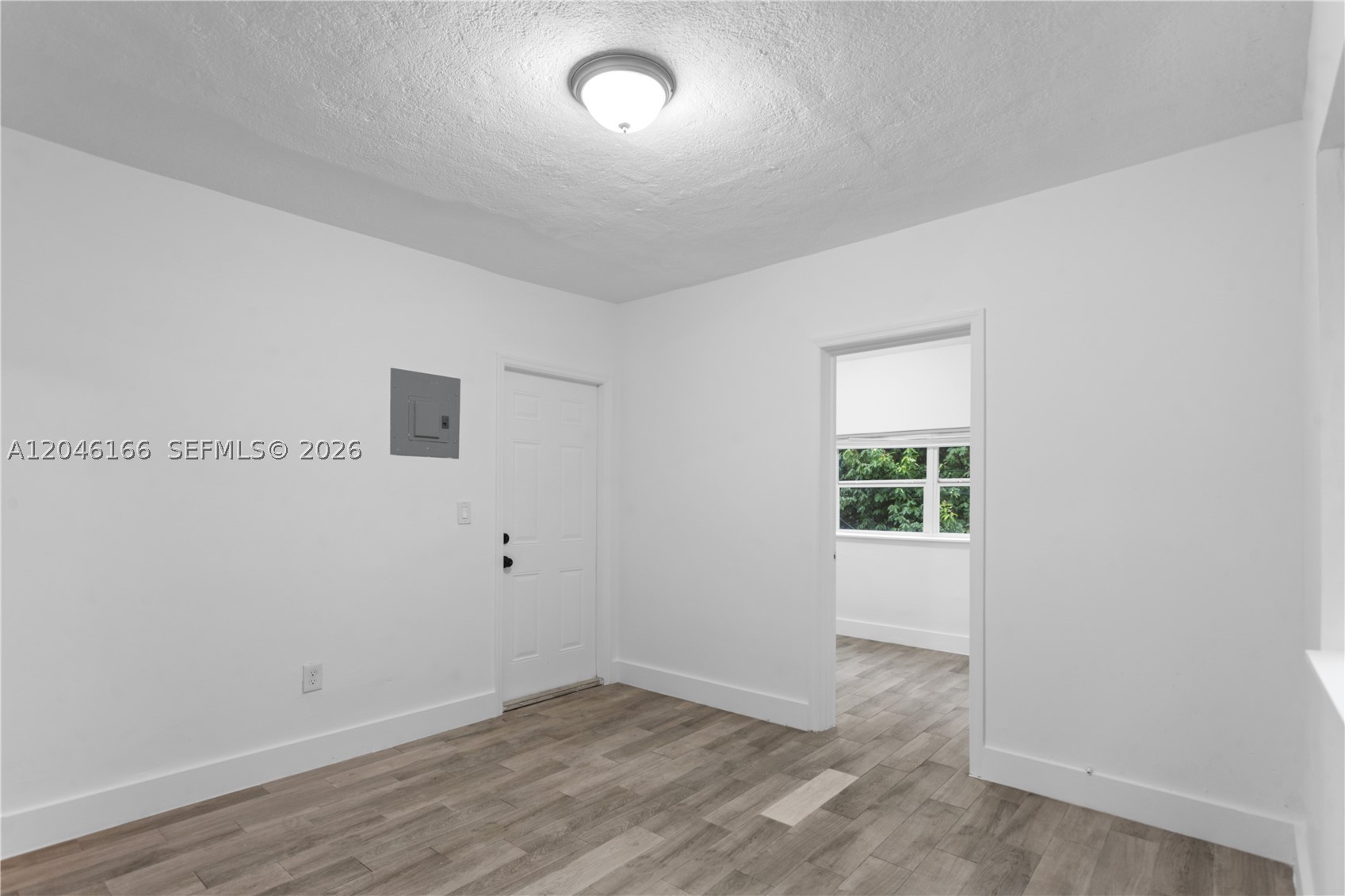 27 Ne 60th Ter 2 Property Photo 5