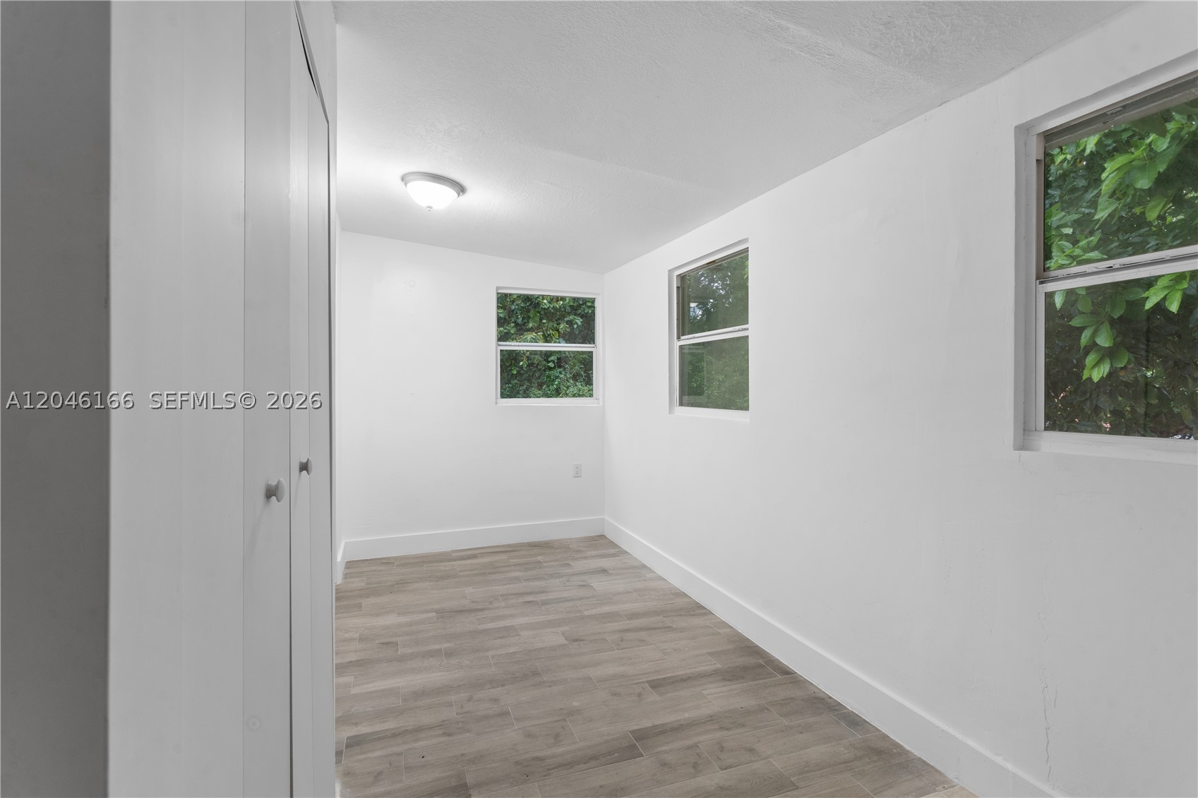 27 Ne 60th Ter 2 Property Photo 11