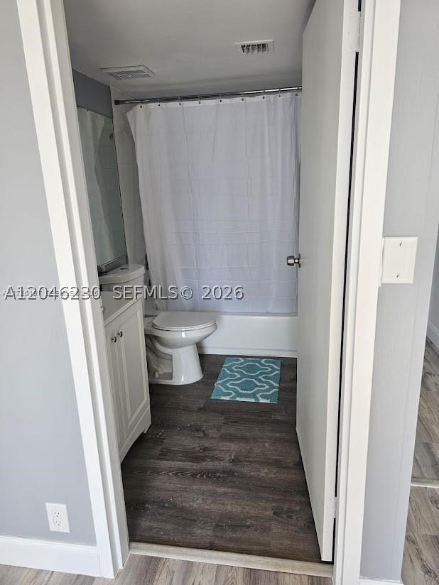 7601 E Treasure Dr 811 Property Photo 13