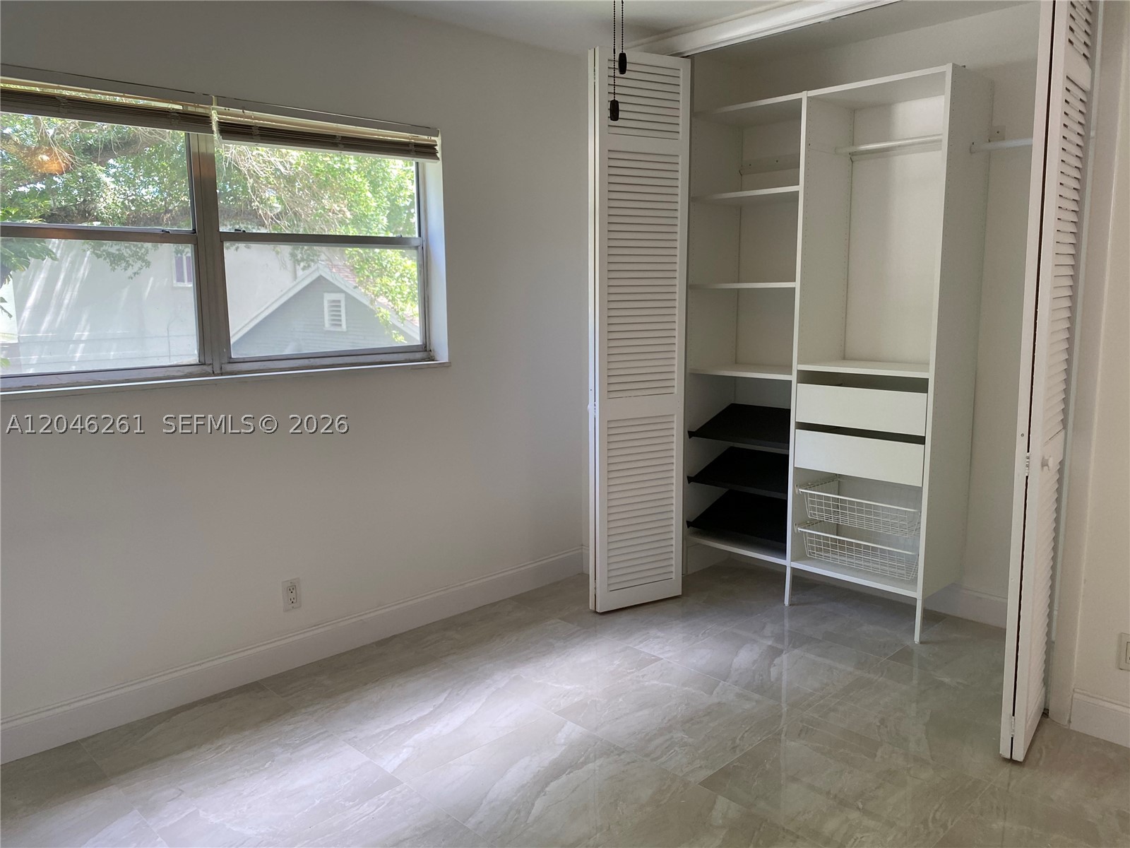 601 Se 5th Ct 208 Property Photo 11