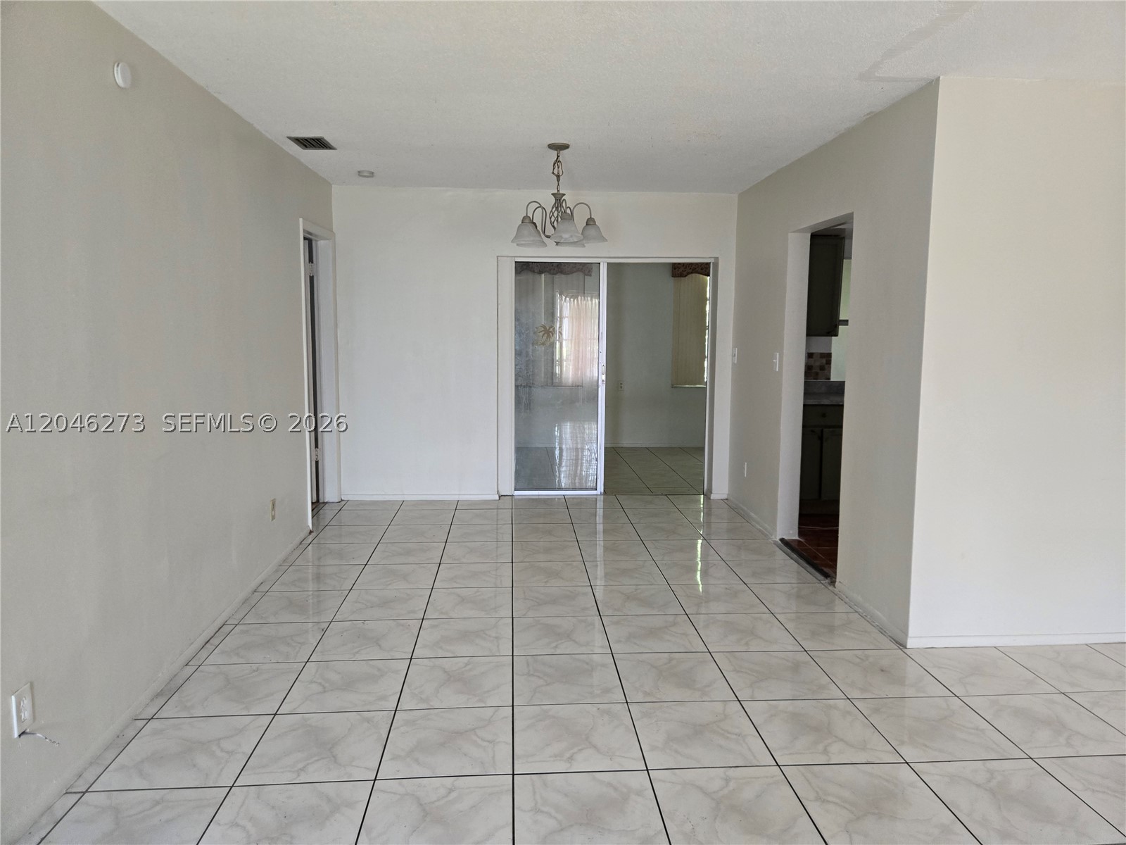 4205 Nw 52nd Ave Property Photo 2