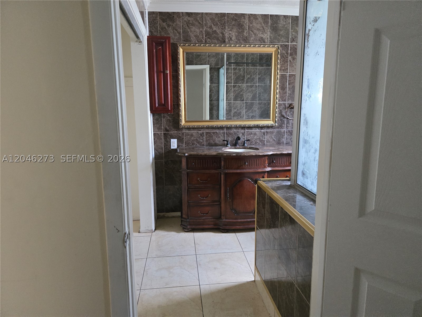 4205 Nw 52nd Ave Property Photo 4