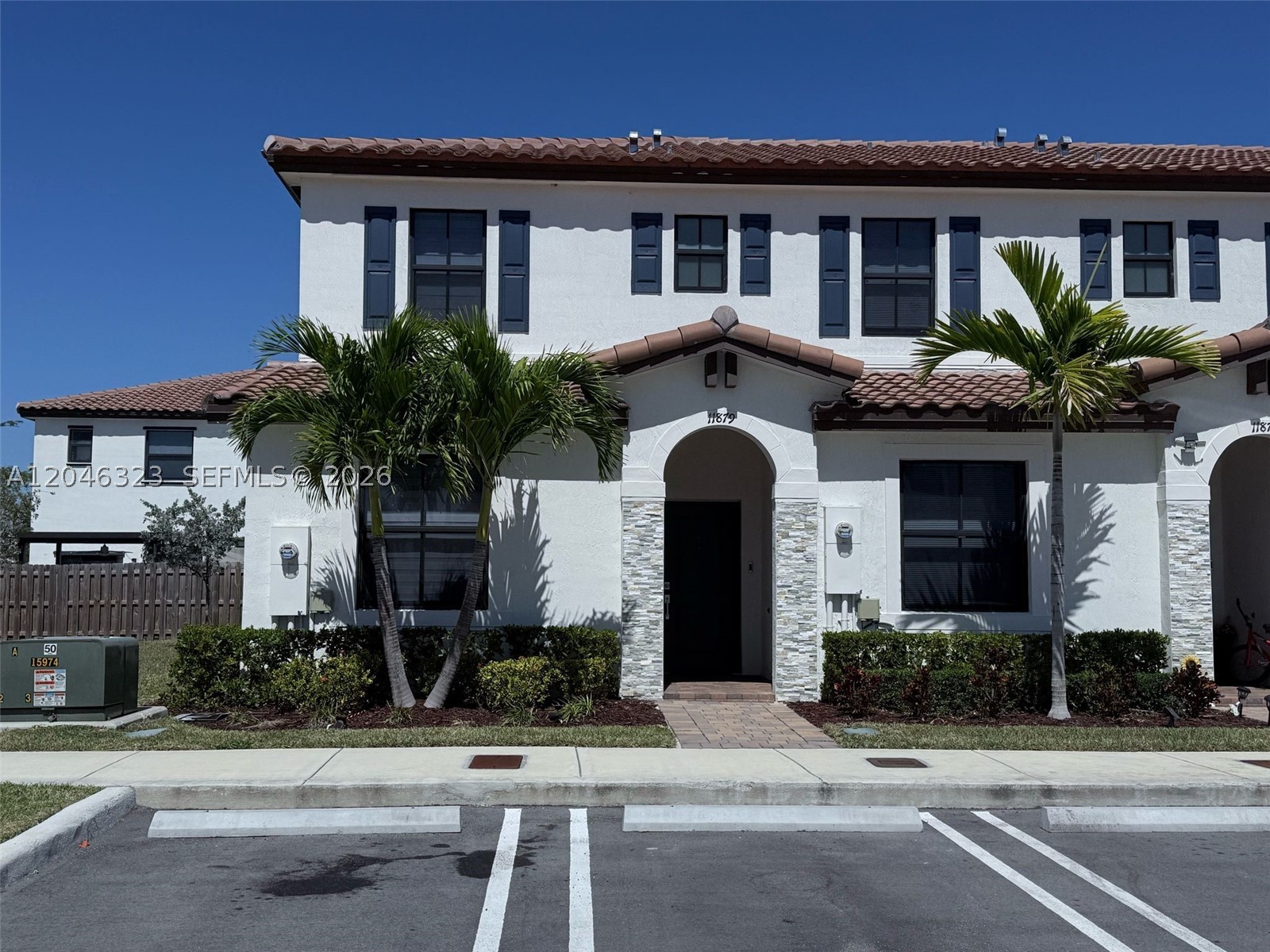 A12046323 Property Photo 1