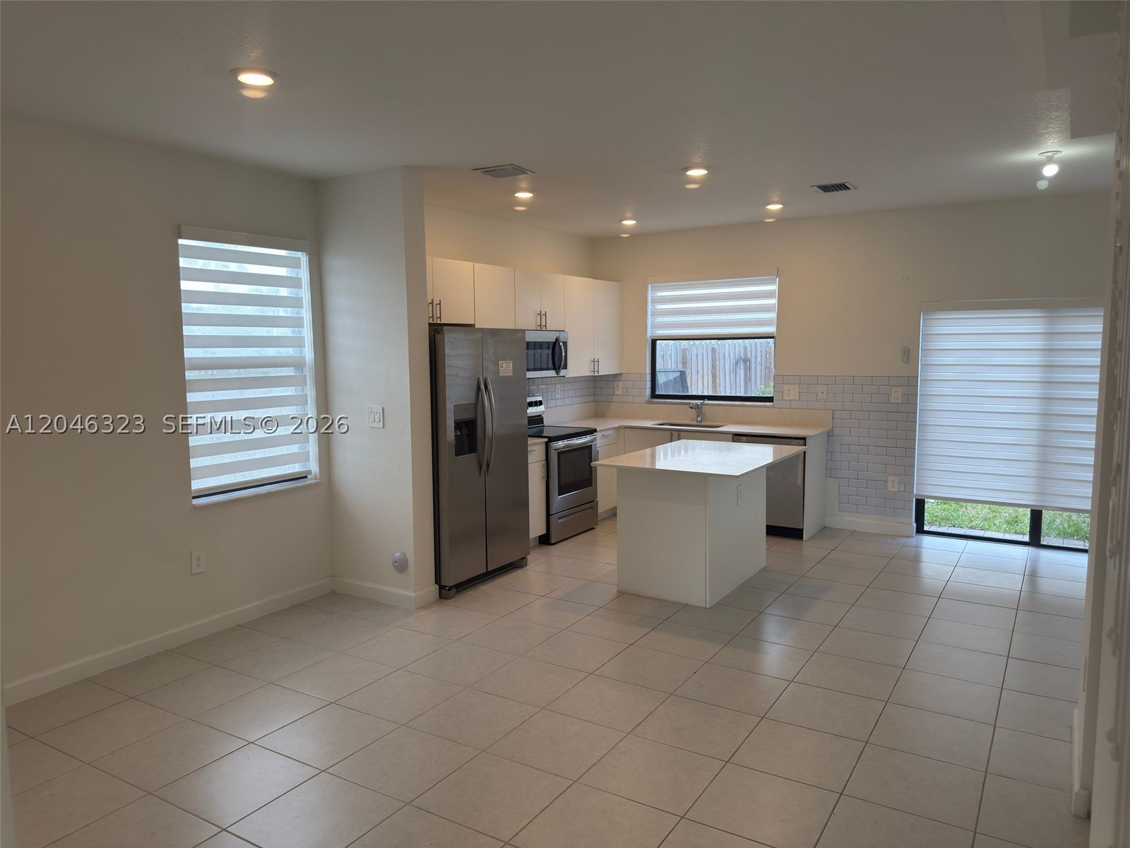 A12046323 Property Photo 9