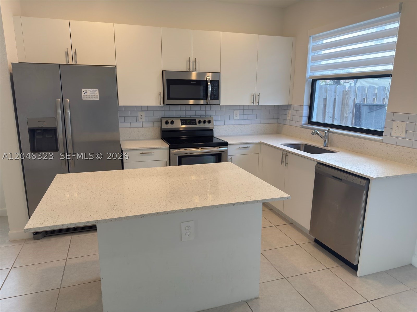 A12046323 Property Photo 11