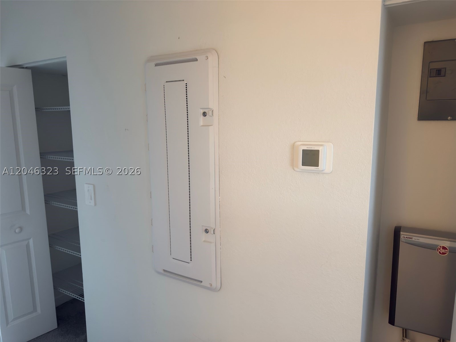 A12046323 Property Photo 22