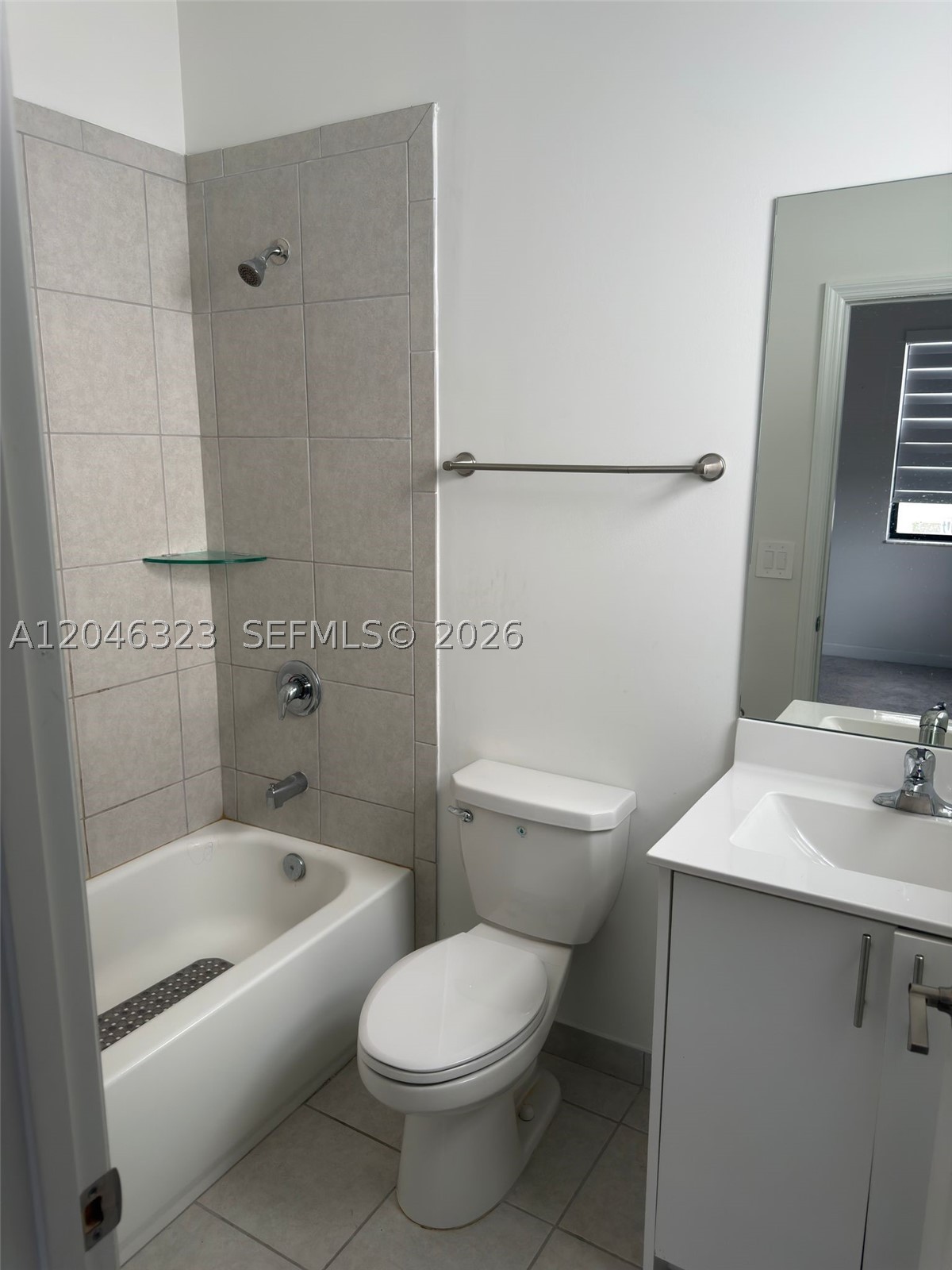 A12046323 Property Photo 23