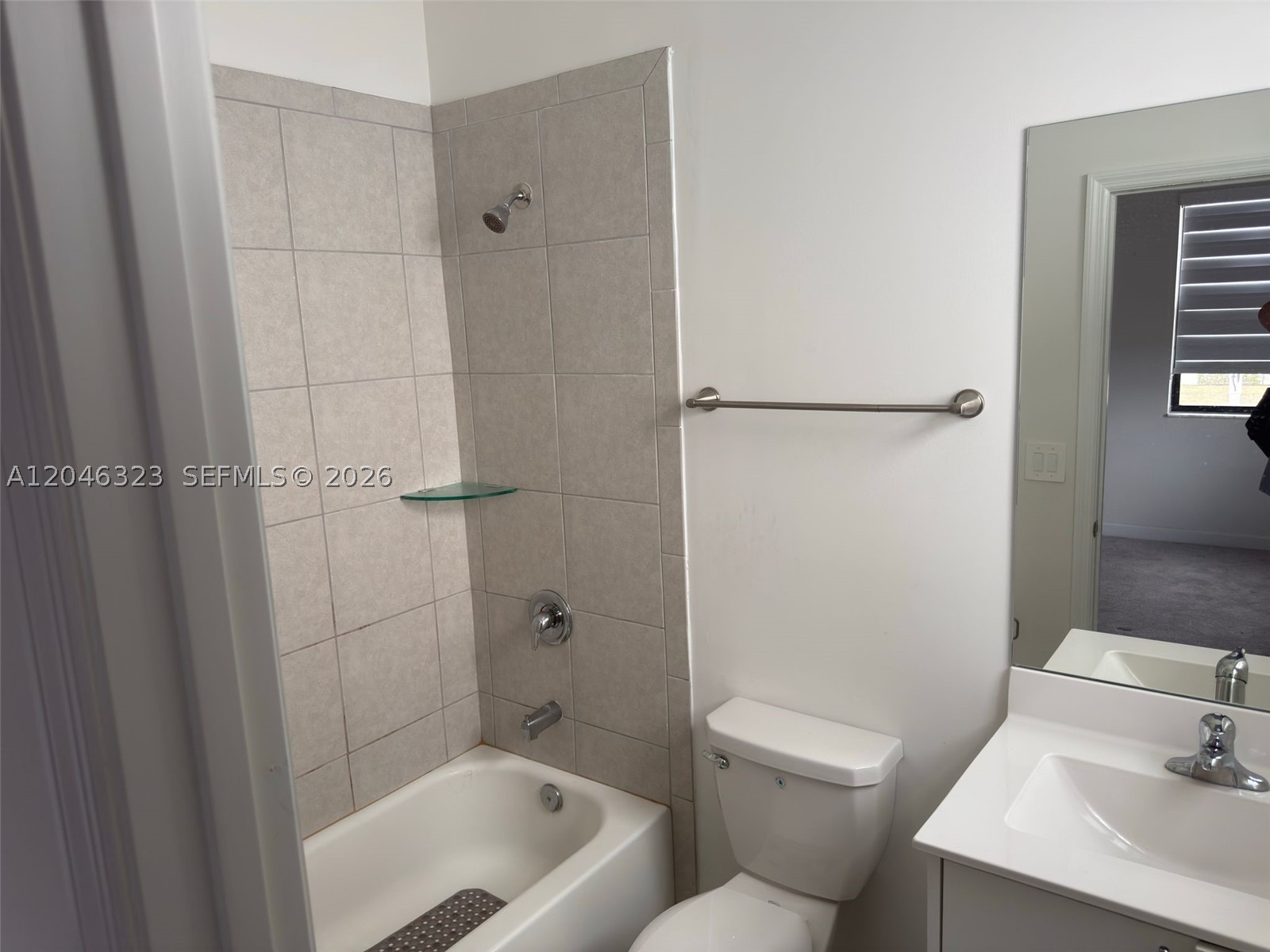 A12046323 Property Photo 24
