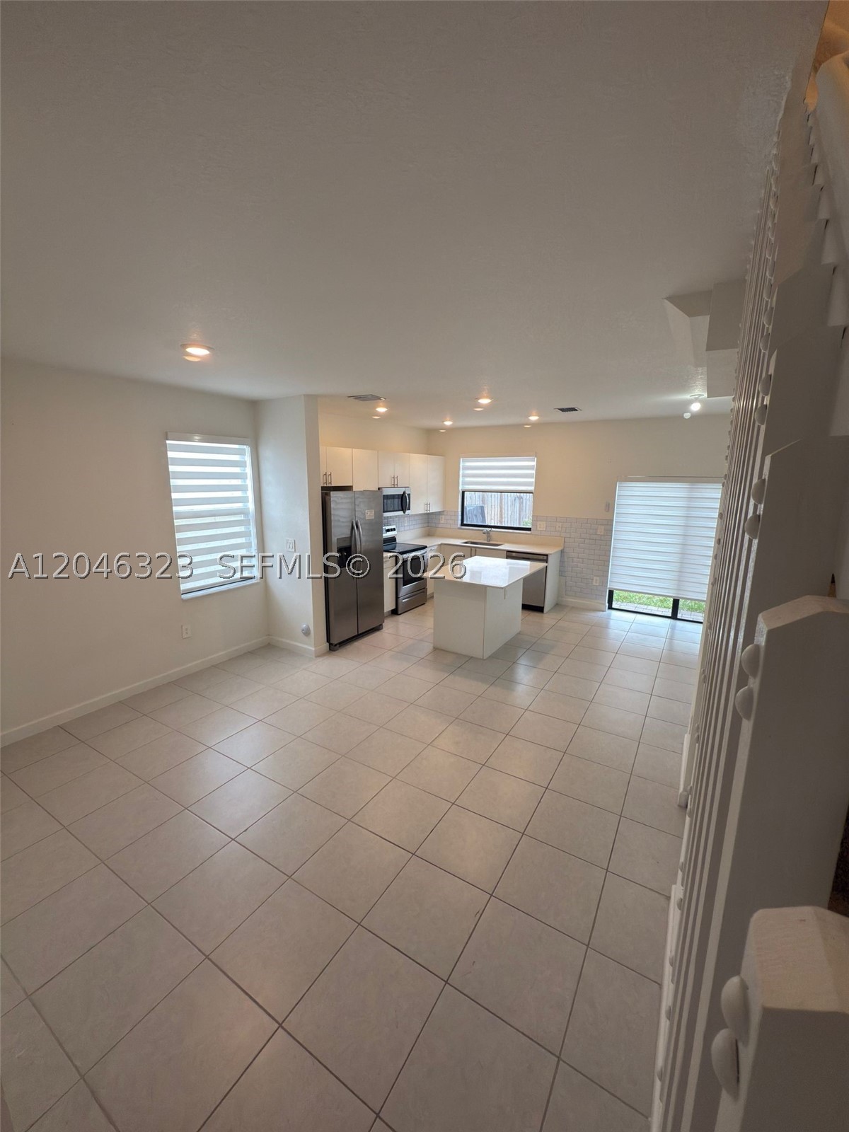 A12046323 Property Photo 35