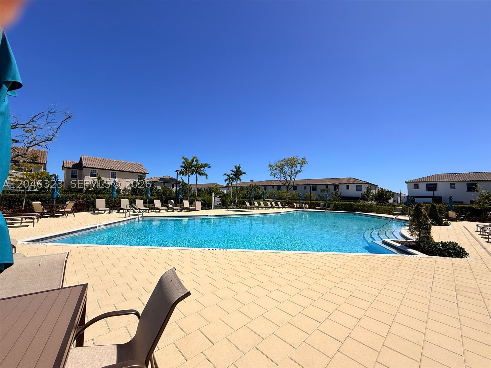 A12046323 Property Photo 38