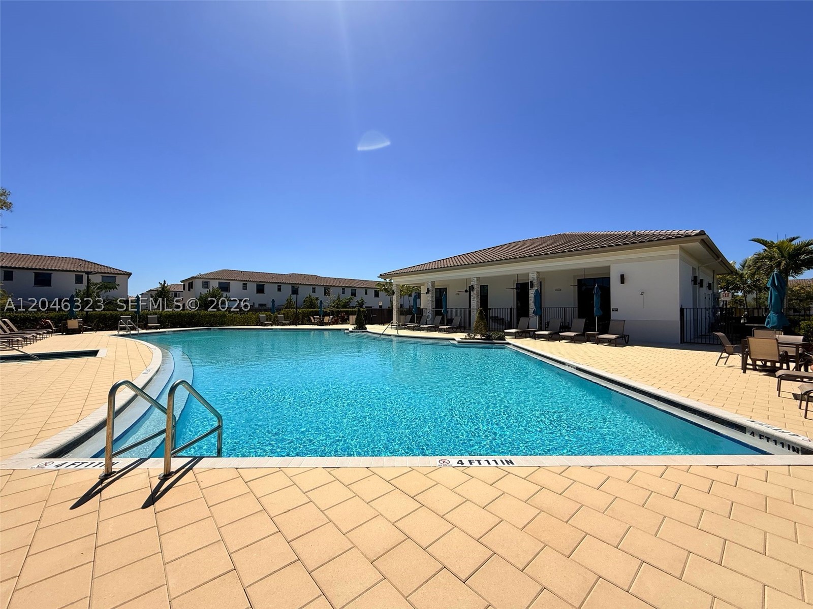 A12046323 Property Photo 39