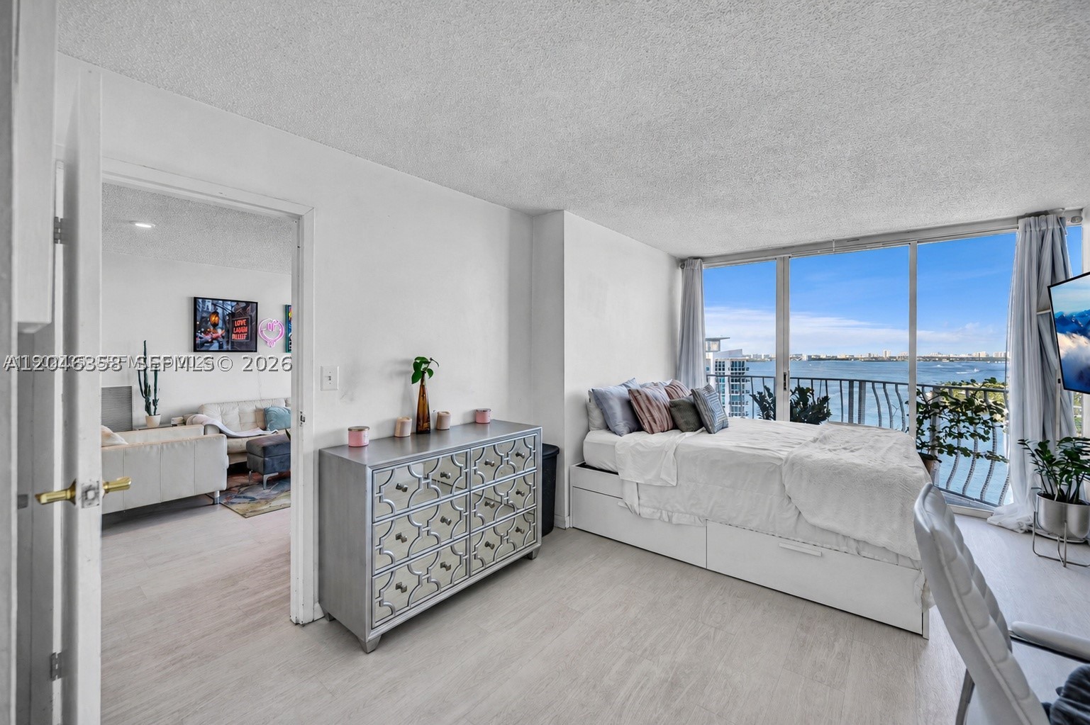 7601 E Treasure Dr 2412