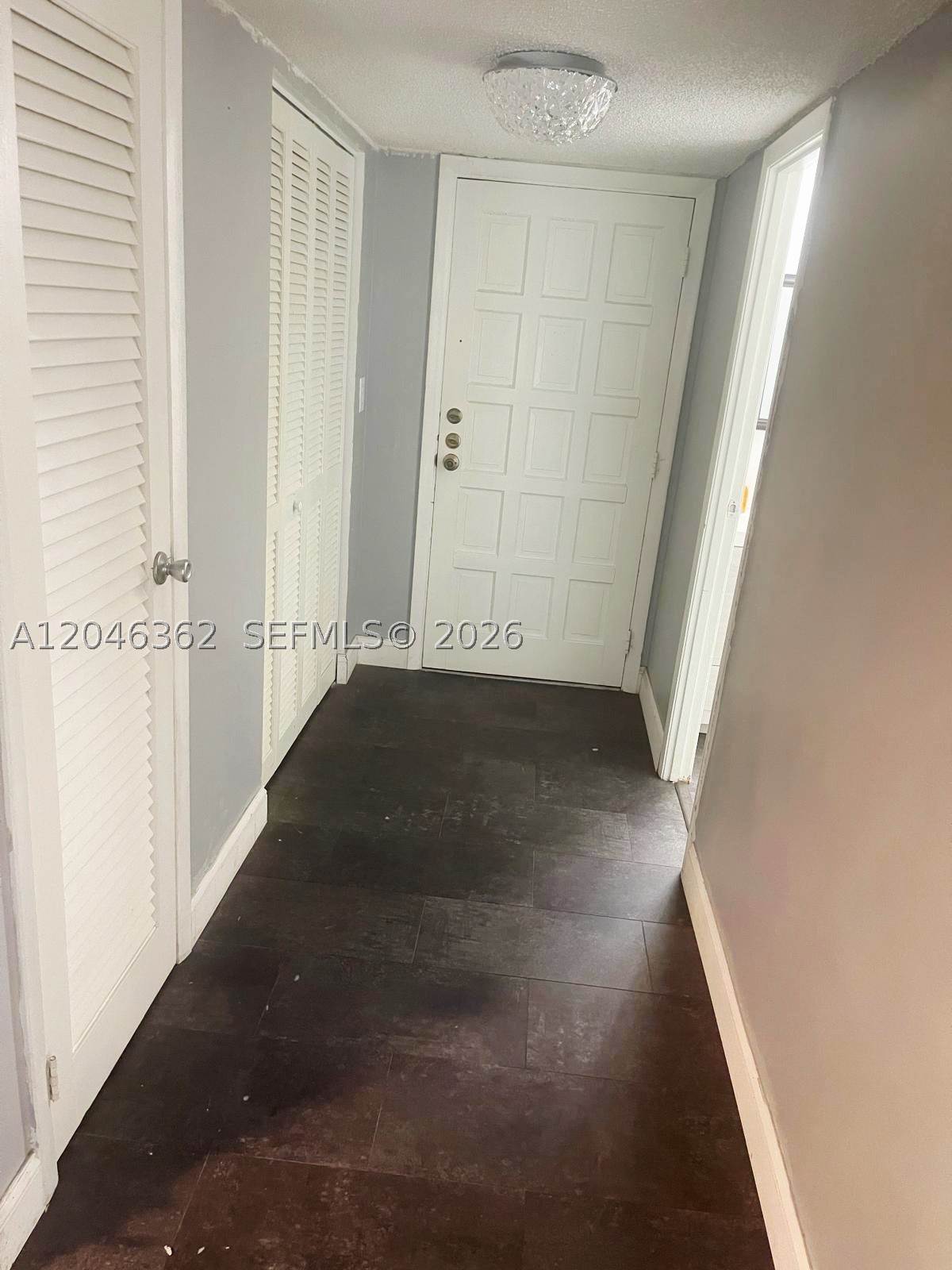 5961 N Falls Cir Dr 109 Property Photo 1