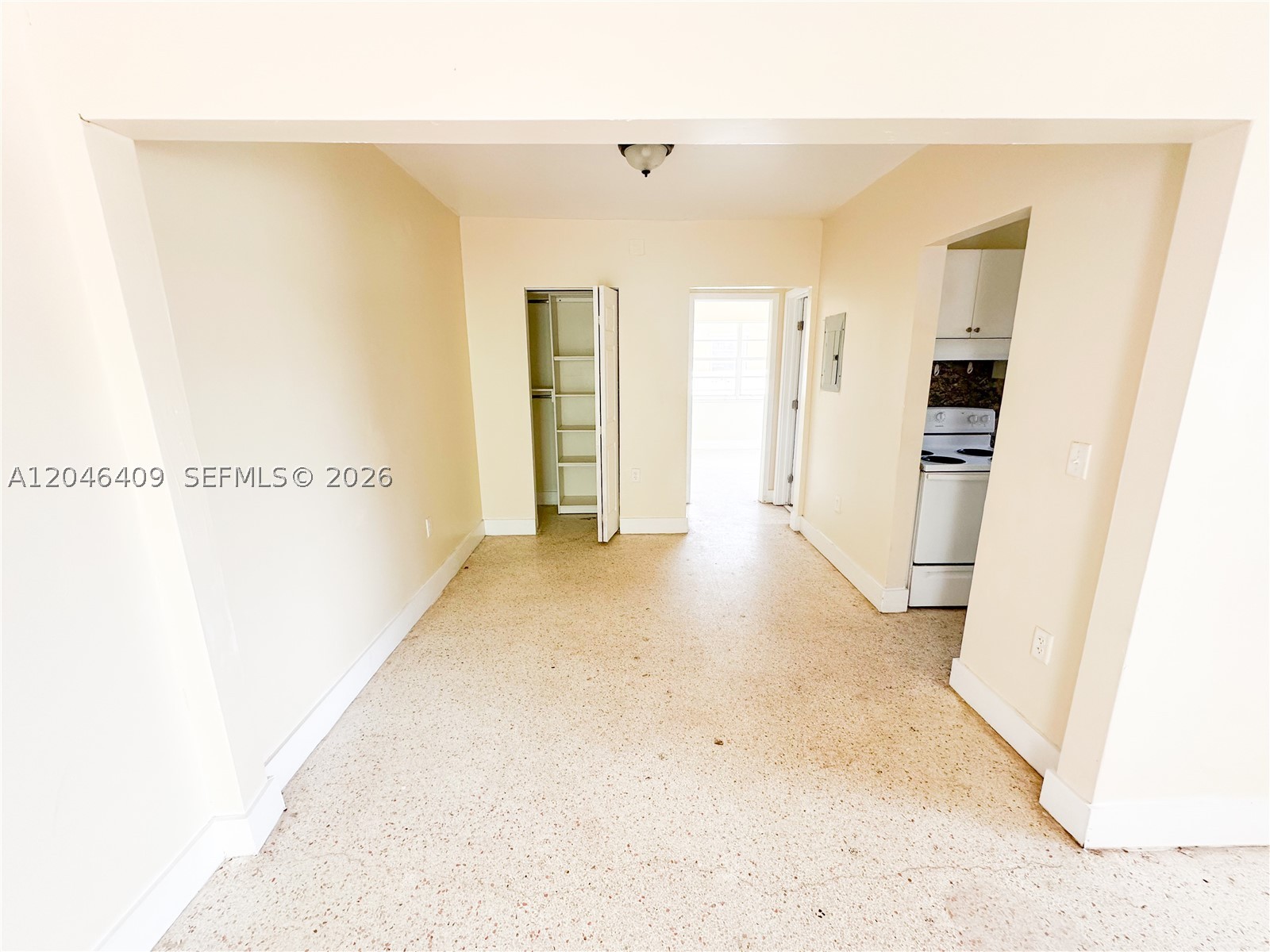 2130/2140 Bay Dr Property Photo 14