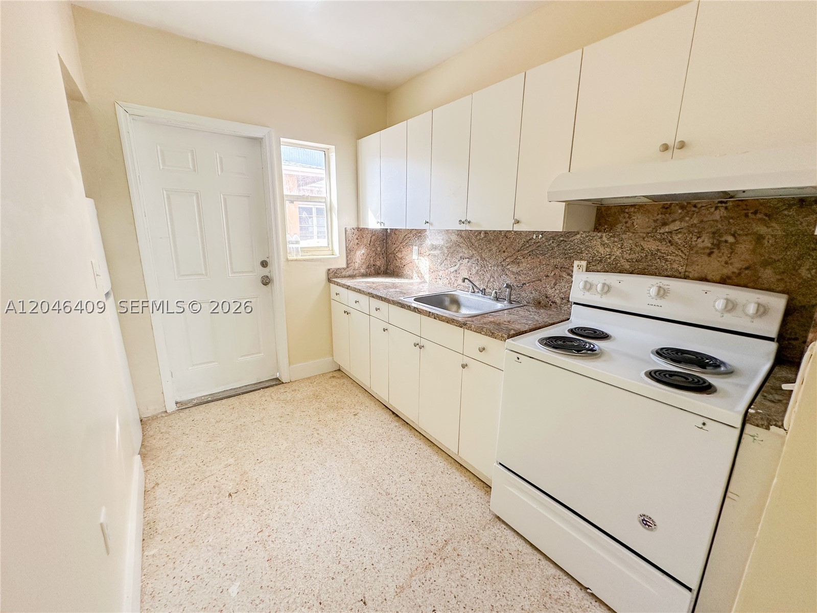 2130/2140 Bay Dr Property Photo 16