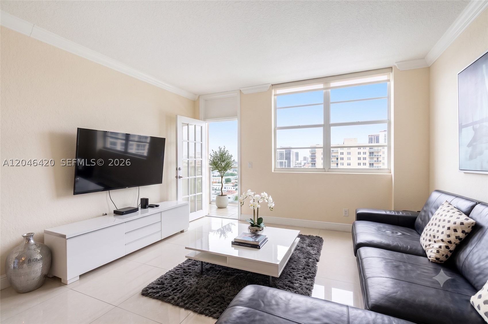 19370 Collins Ave 716 Property Photo 2