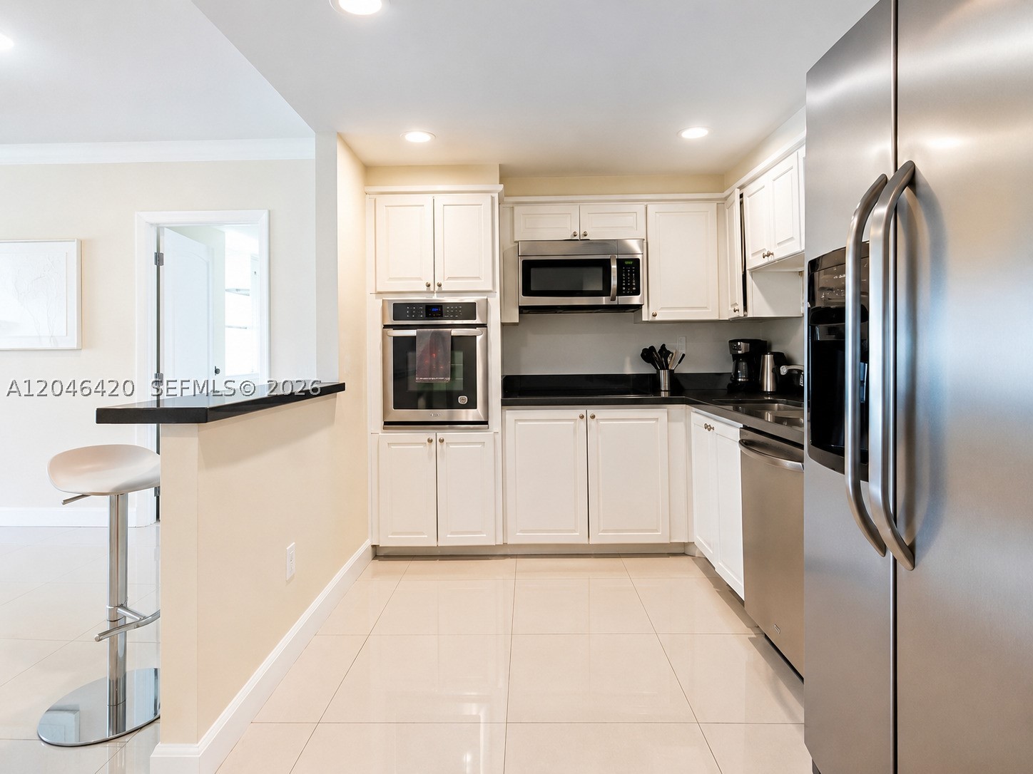 19370 Collins Ave 716 Property Photo 7