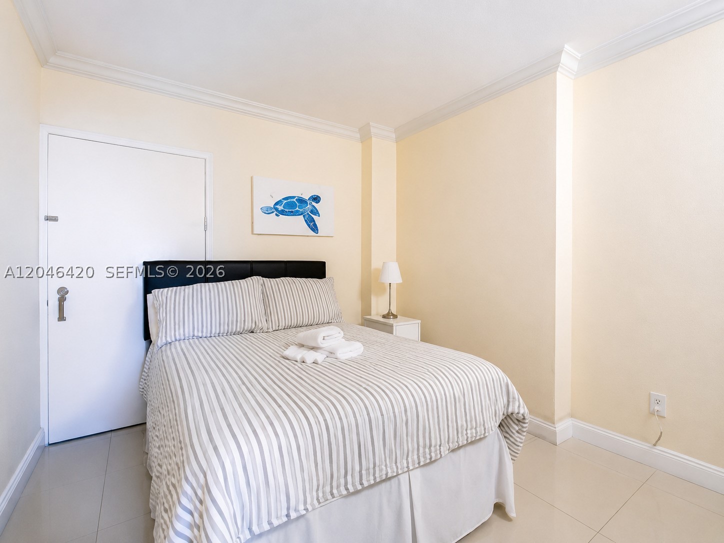 19370 Collins Ave 716 Property Photo 17