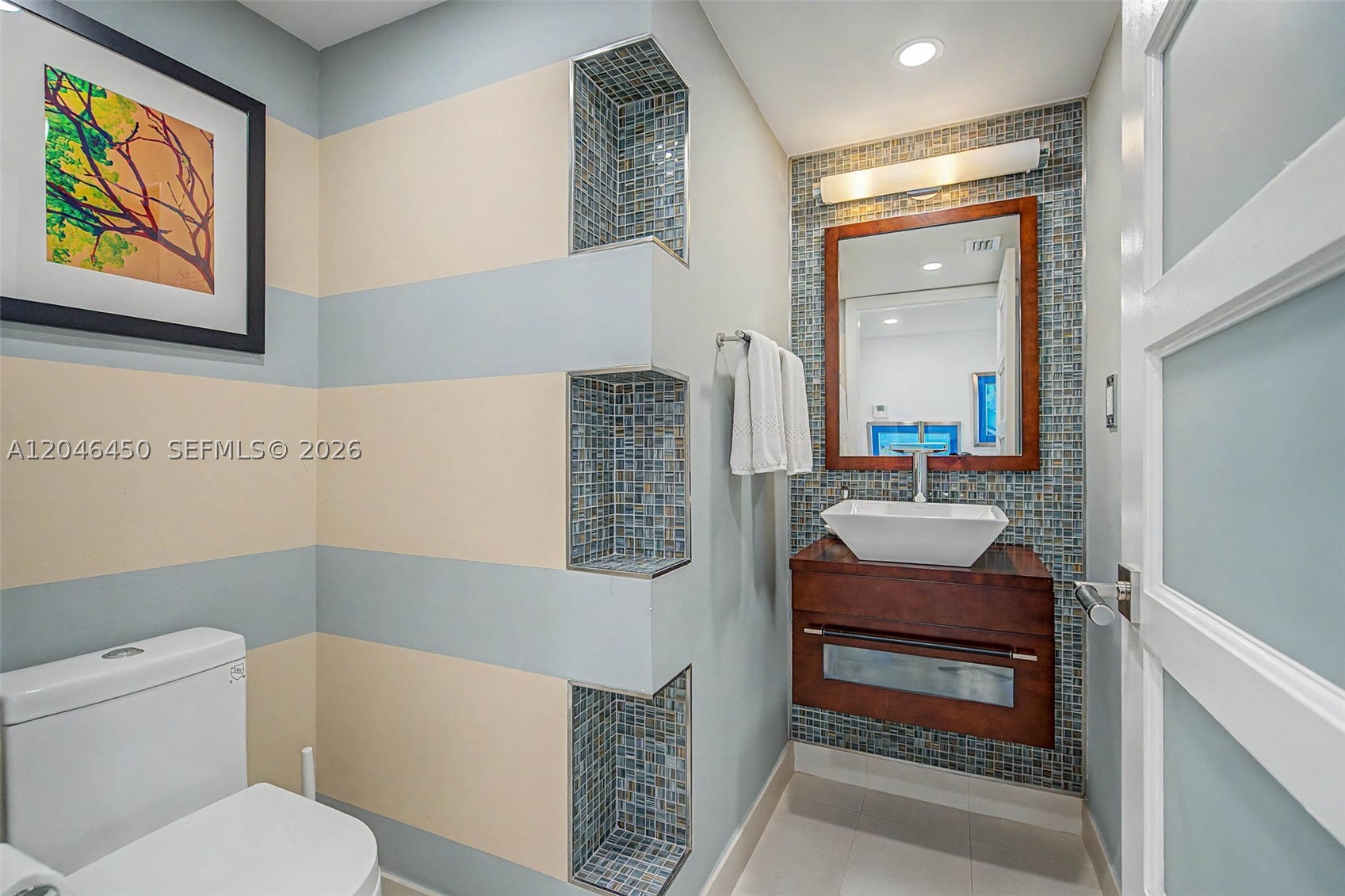 2555 Collins Ave 1814 Property Photo 16