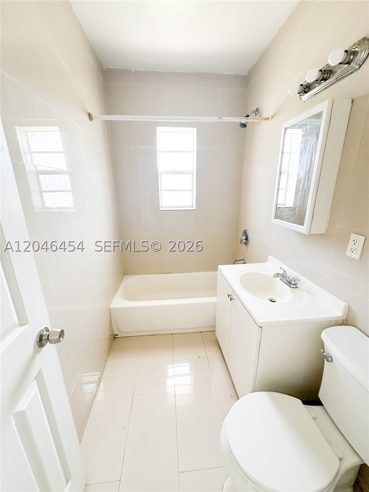 2130/2140 Bay Dr Property Photo 15