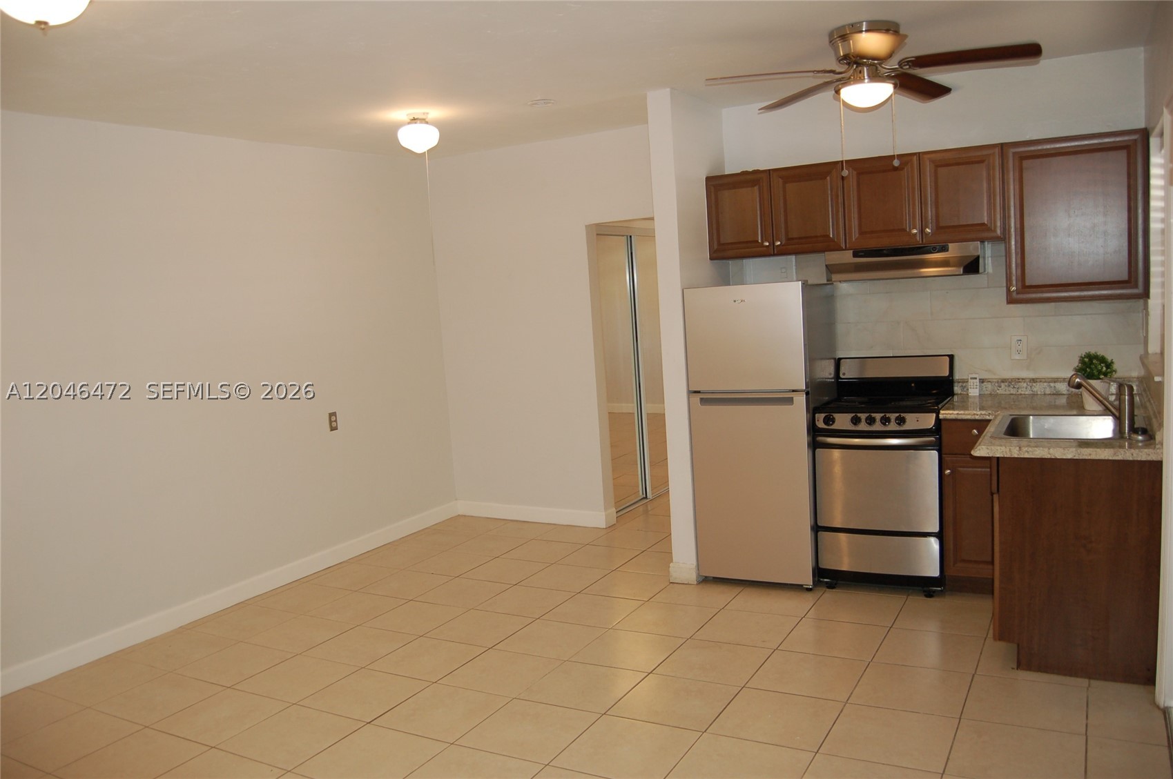 A12046472 Property Photo 6