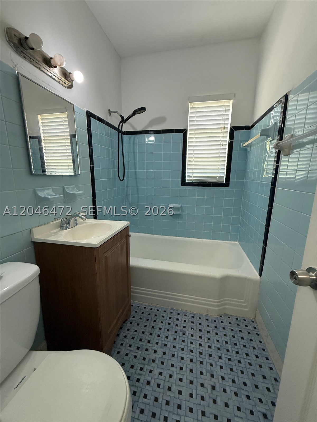 A12046472 Property Photo 15
