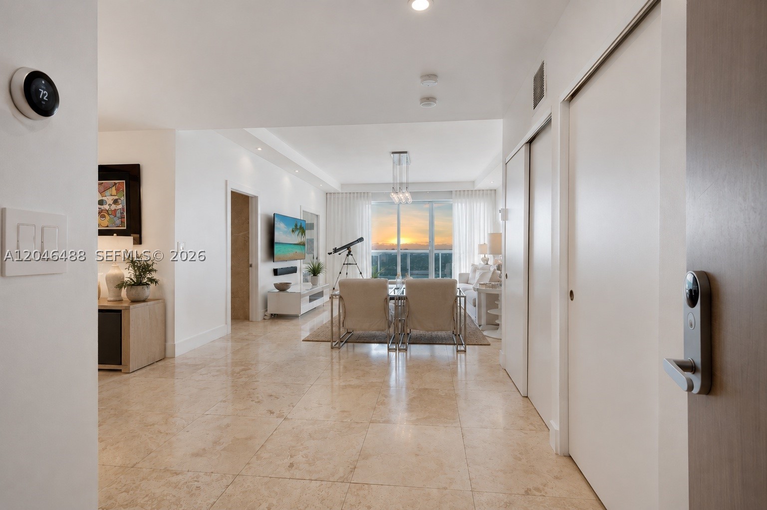 2301 Collins Ave PH22 Property Photo 1