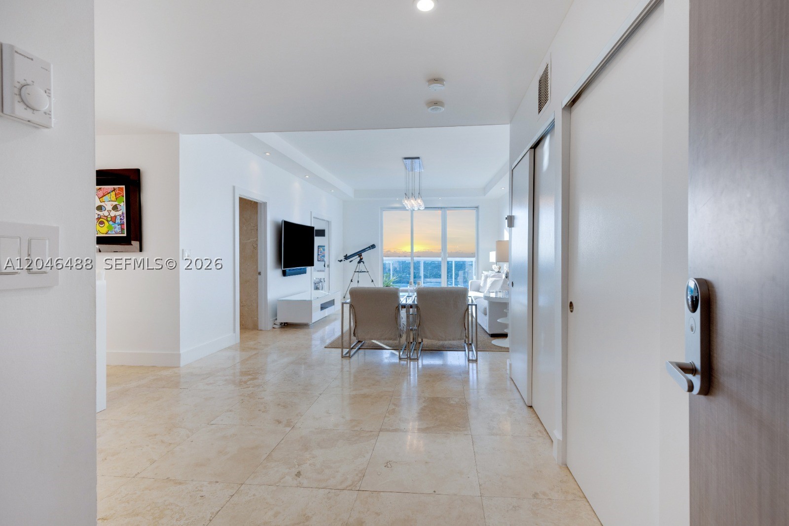 2301 Collins Ave Ph22 Property Photo 2