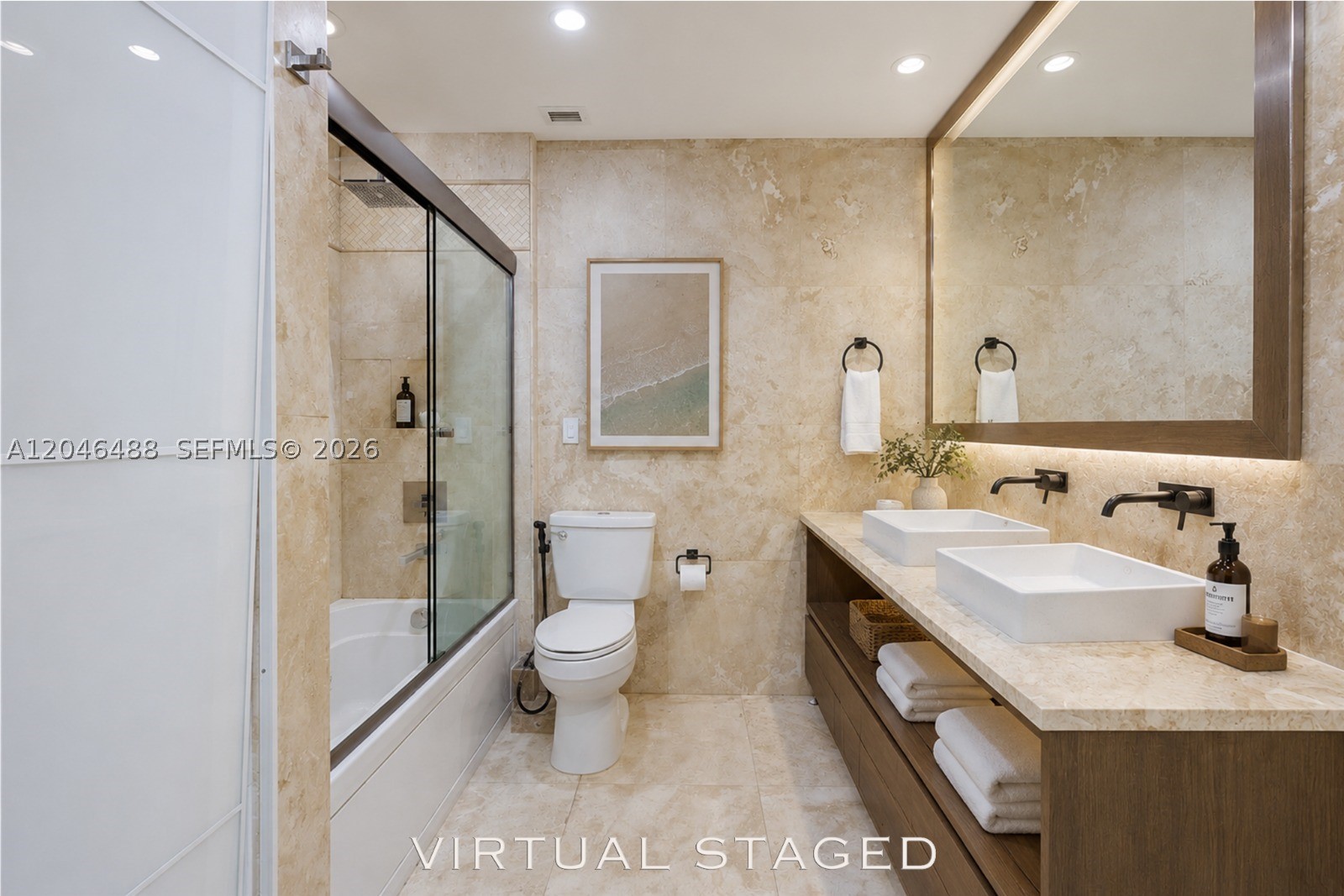 2301 Collins Ave Ph22 Property Photo 10