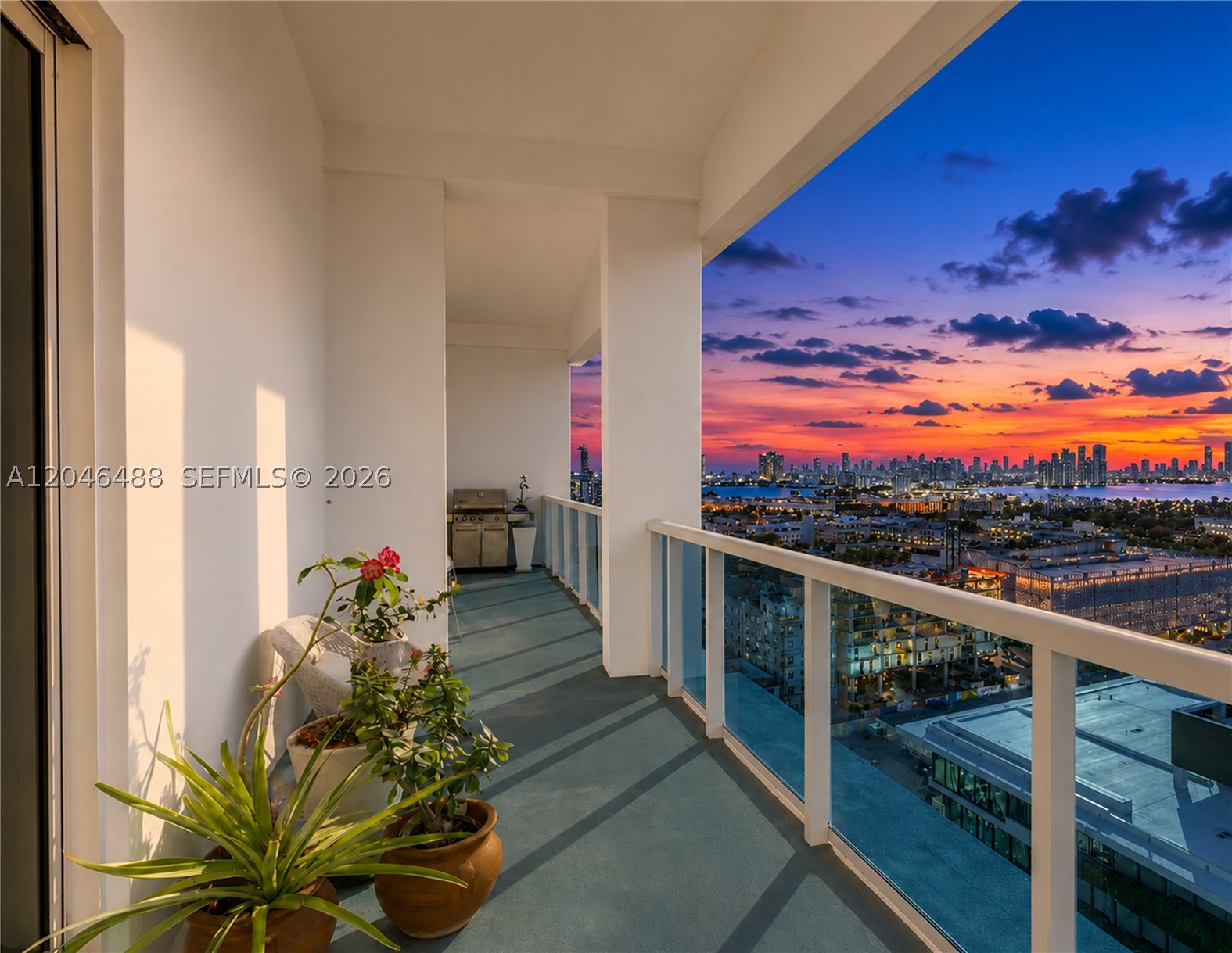 2301 Collins Ave Ph22 Property Photo 23