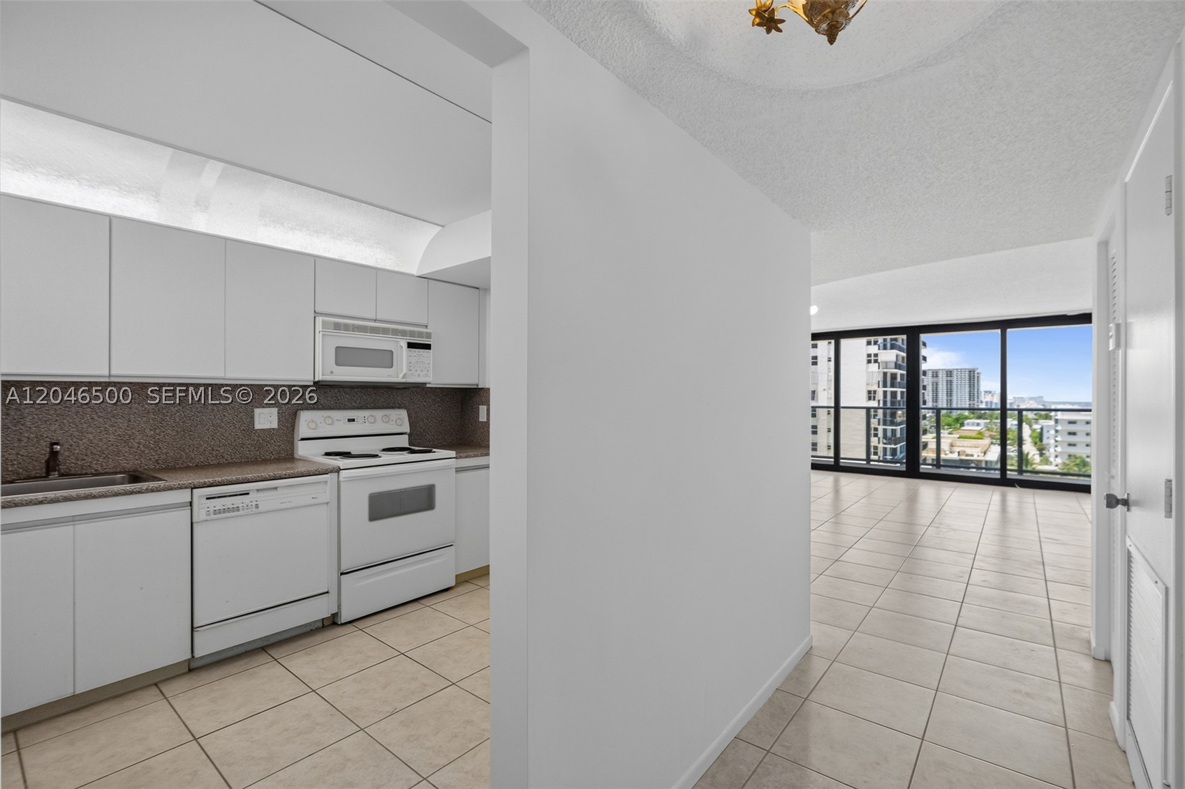 2301 S Ocean Dr 1004 Property Photo 8