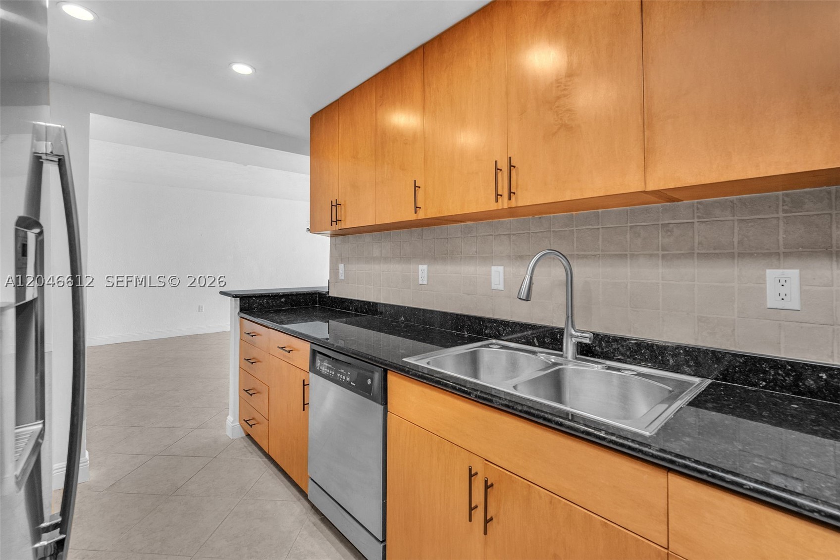 10350 W Bay Harbor Dr 8f Property Photo 6