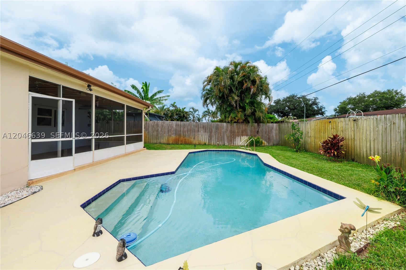 6870 Pershing St Property Photo 1