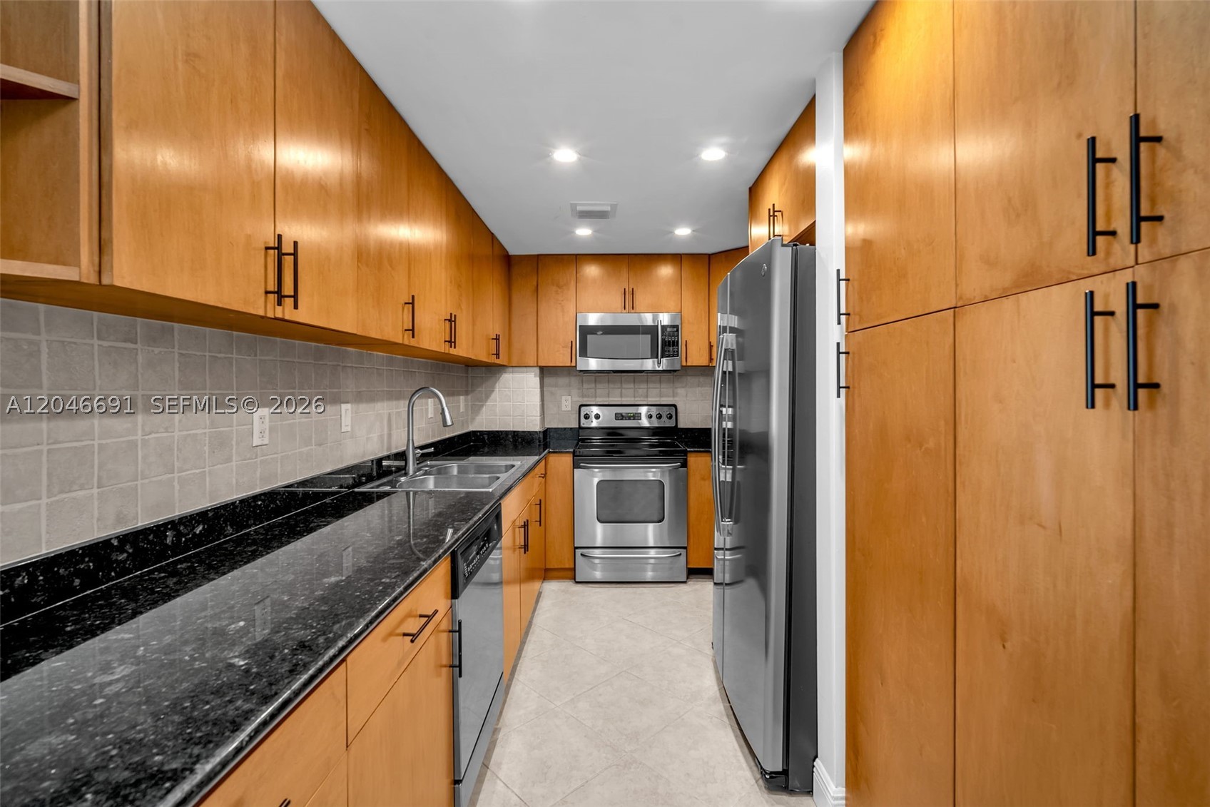 10350 W Bay Harbor Dr 8f Property Photo 11