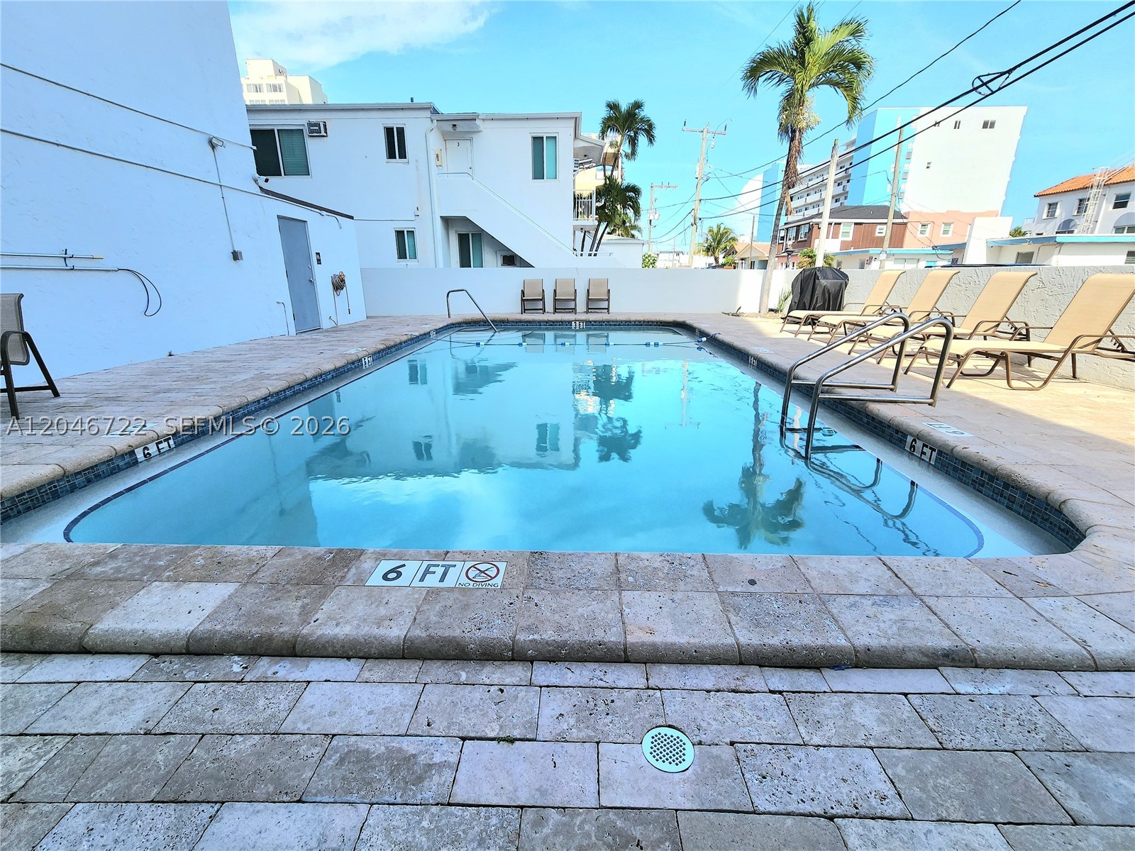 211 S Ocean Dr 501 Property Photo 3