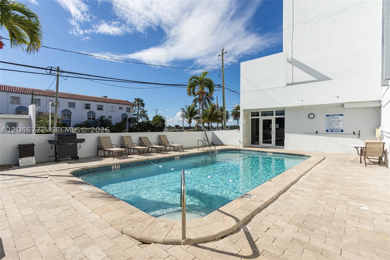 211 S Ocean Dr 501 Property Photo 4
