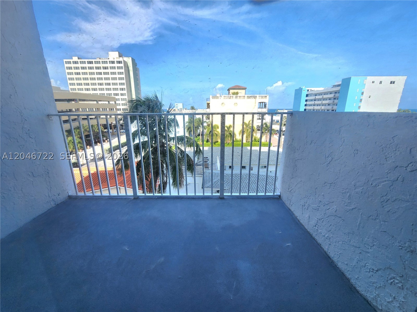211 S Ocean Dr 501 Property Photo 6