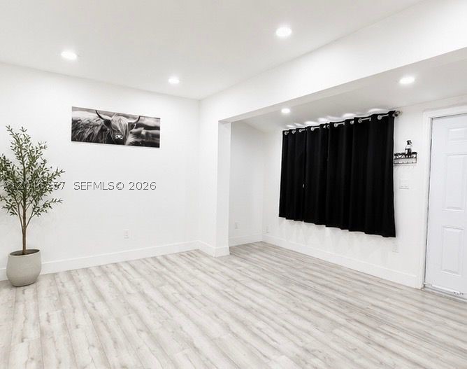 59 E 10th St 1 Property Photo 8