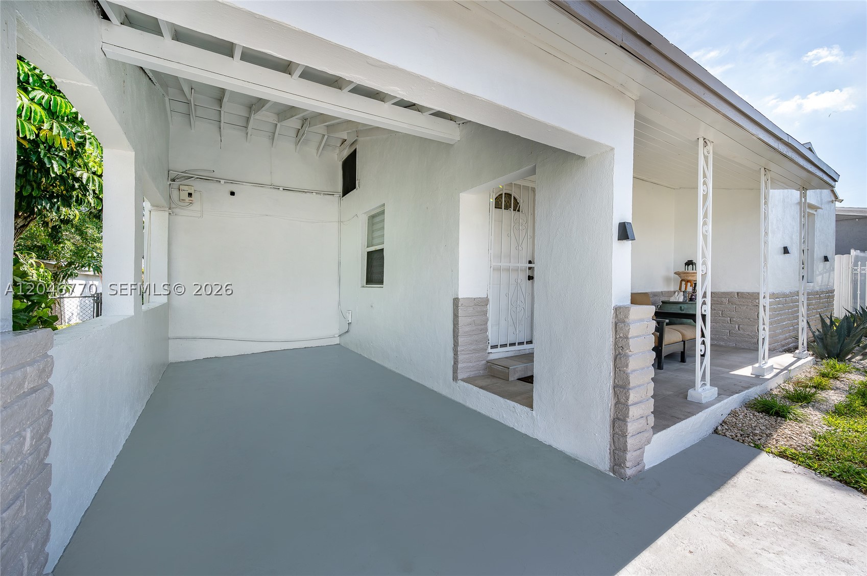 2371 Nw 85th St Property Photo 3