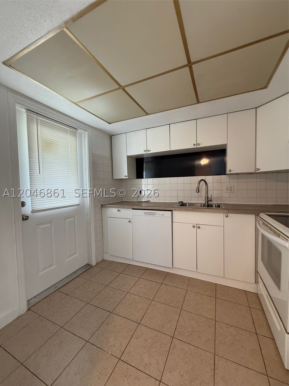 3300 NE 10th Ter 53 Property Photo 1