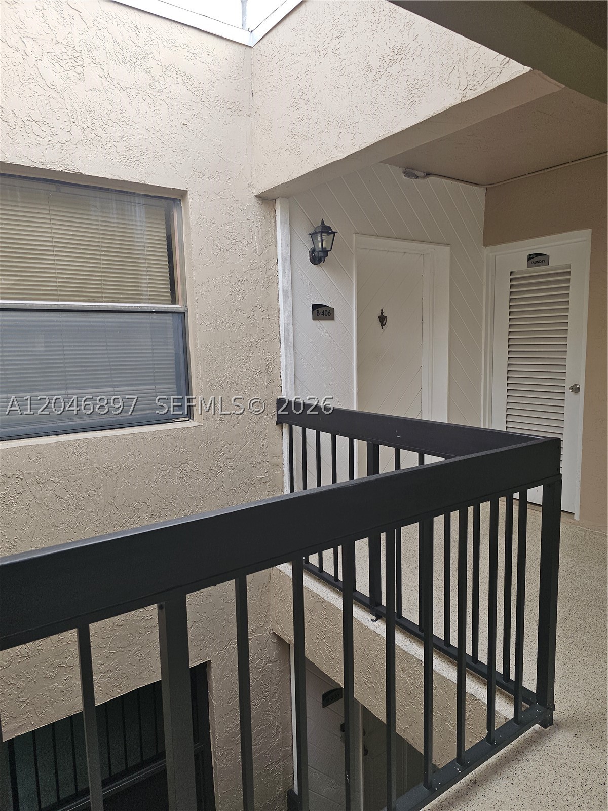 461 Ives Dairy Rd 406-2 Property Photo 5
