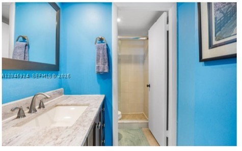6039 Collins Ave 619 Property Photo 17
