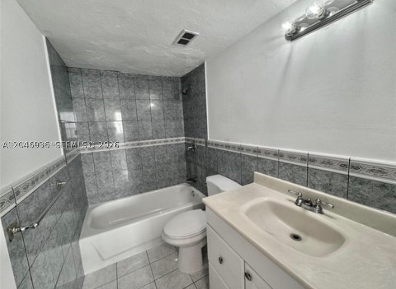 3660 Ne 166th St 315 Property Photo 14