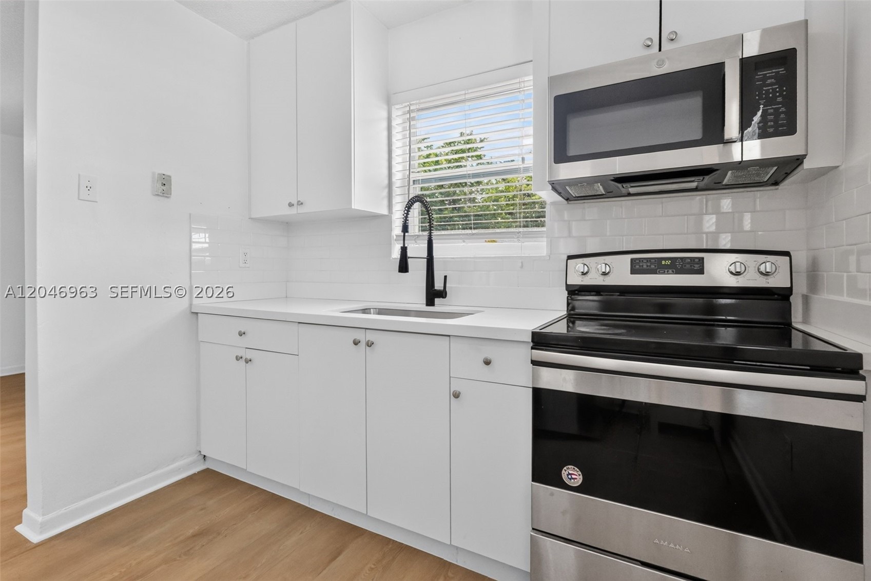 458 SW 9th St 1 Property Photo 1
