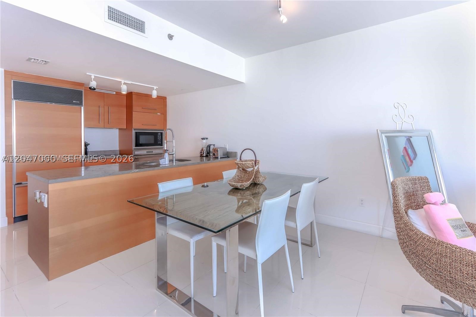 475 Brickell Ave 4612 Property Photo 3