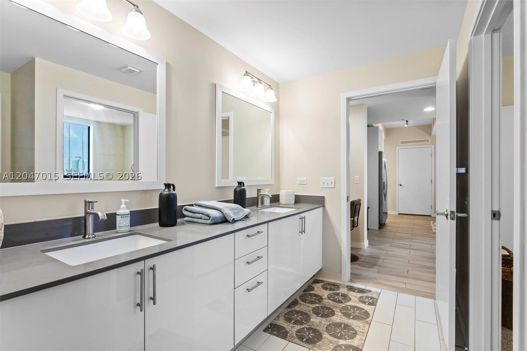 999 Sw 1st Ave 2015 Property Photo 17