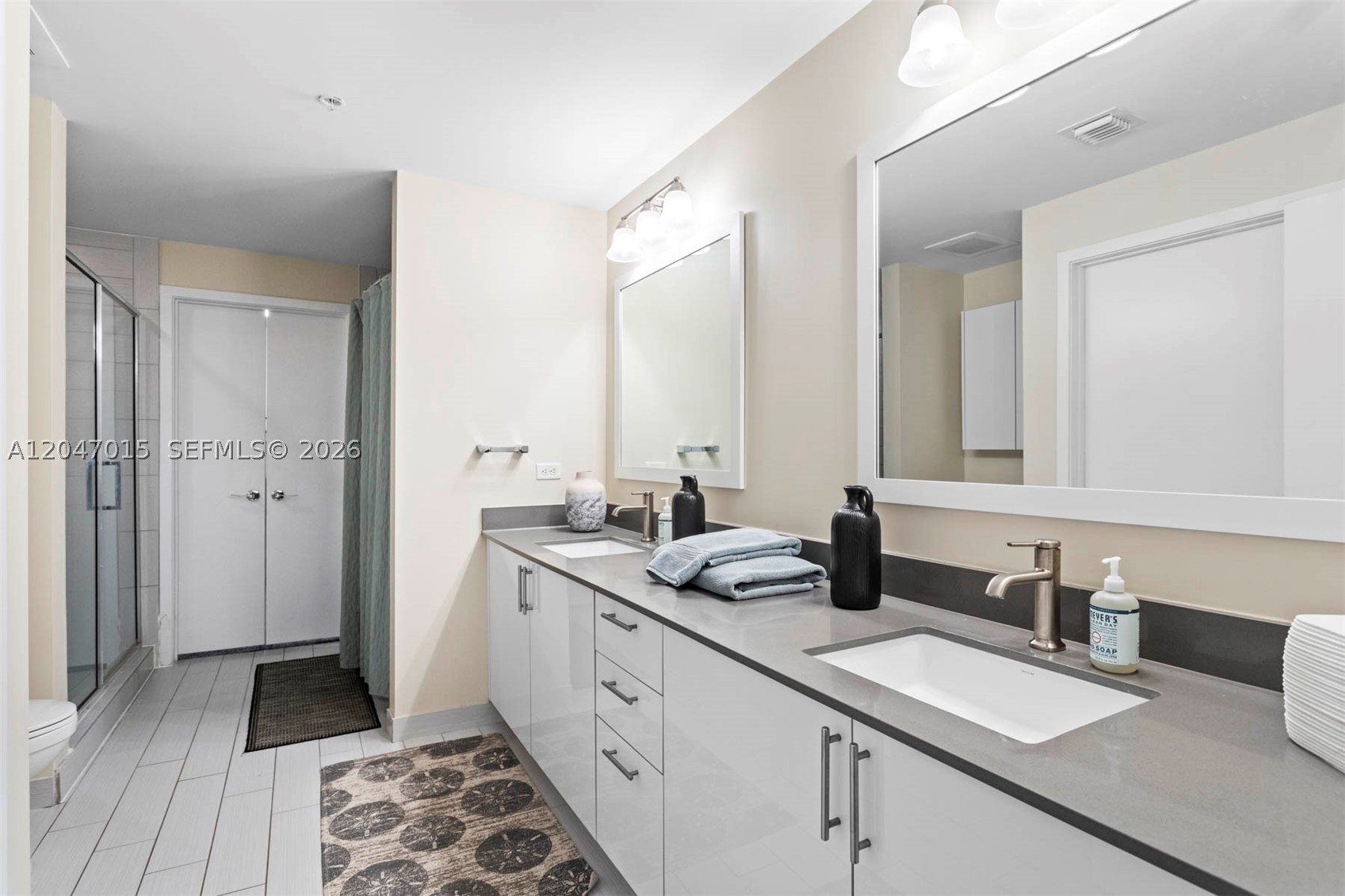 999 Sw 1st Ave 2015 Property Photo 18